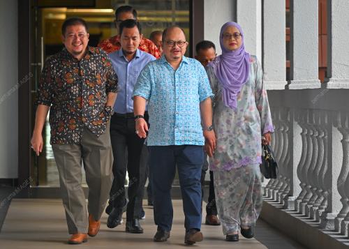DATUK SERI SHAMSUL ISKANDAR MOHD AKIN