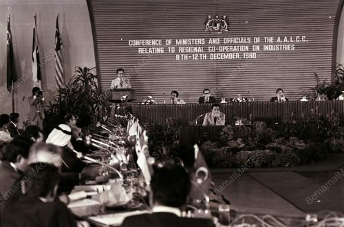 DATUK SERI DR. MAHATHIR BIN MOHAMAD