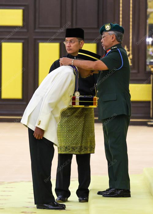 AL-SULTAN ABDULLAH RI'AYATUDDIN AL-MUSTAFA BILLAH SHAH