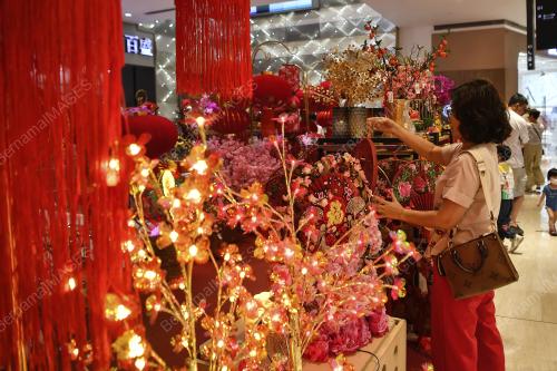 TINJAUAN PERSIAPAN TAHUN BARU CINA