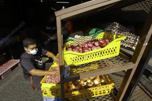BERBELANJA PADA KEPERLUAN HARIAN