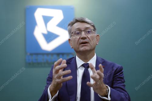 AXEL CRUAU