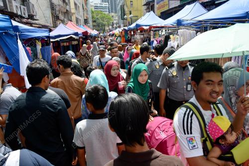 KL12_10012015_PENGUNJUNG