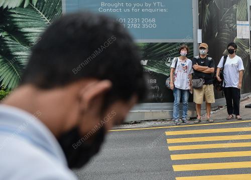 TINJAUAN PELITUP MUKA TEMPAT AWAM