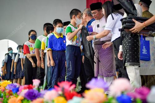 DATUK DR MOHD NA'IM MOKHTAR