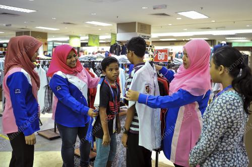 KL12_10062017_JOM_RAYA_BN201705244978
