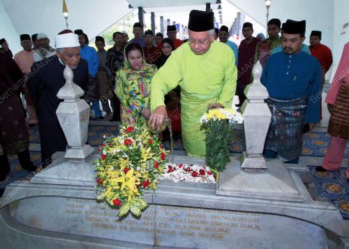 NAJIB TUN RAZAK