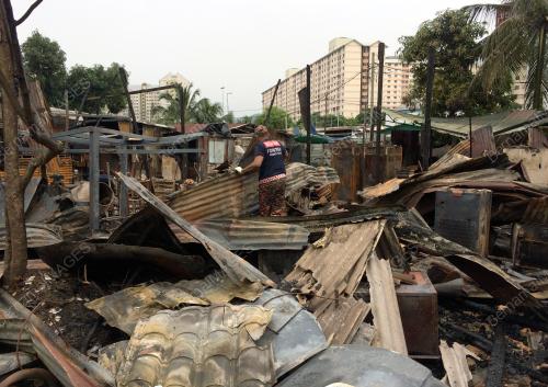 KL12_10092015_TERBAKAR