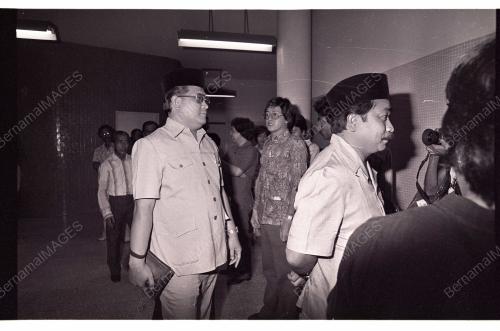 ORANG KENAMAAN