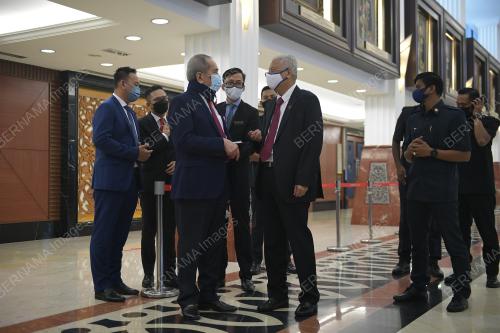 DATUK SERI ISMAIL SABRI YAAKOB