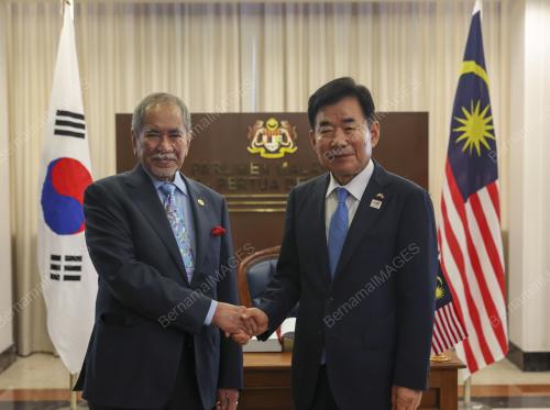 TAN SRI DR WAN JUNAIDI TUANKU JAAFAR