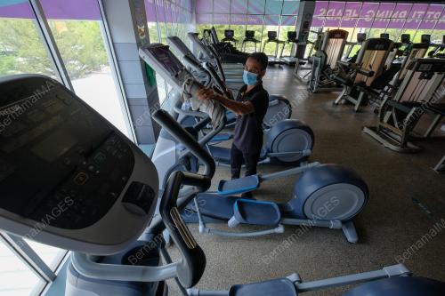 SANITASI DAN PEMBERSIHAN GIMNASIUM BAGI PEMATUHAN SOP