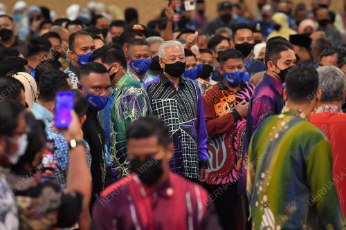 DATUK SERI ISMAIL SABRI YAAKOB