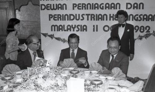 DR. MAHATHIR MOHAMAD
