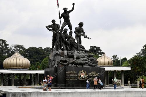 TINJAUAN TUGU NEGARA