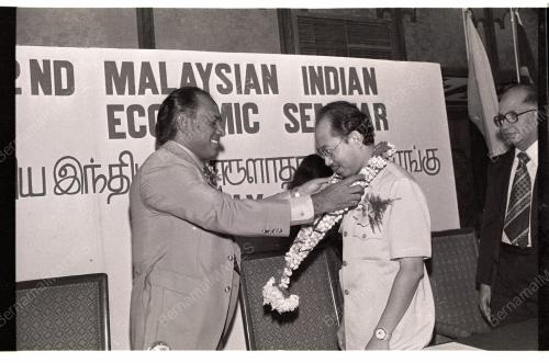 SEMINAR EKONOMI MIC