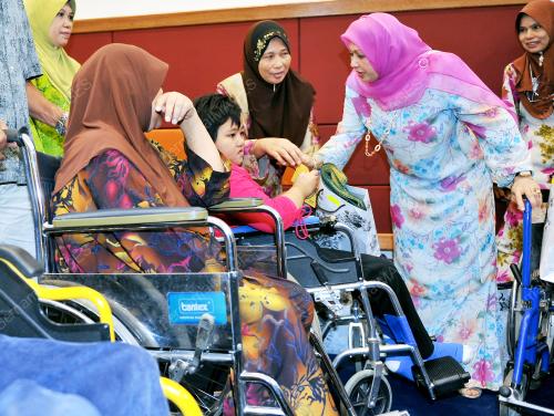 PUAN SRI NOORAINEE ABDUL RAHMAN