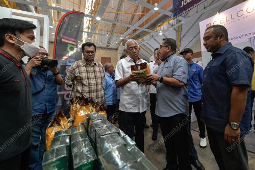 DATUK SERI MAHADZIR KHALID