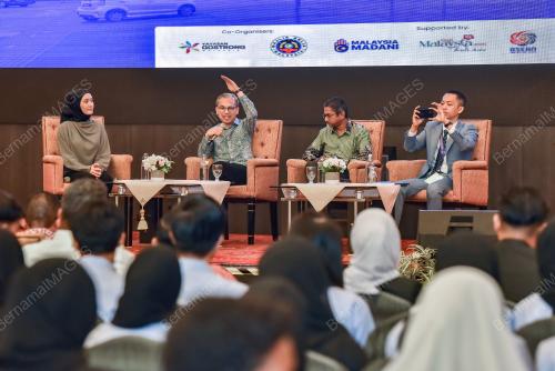 DATUK FAHMI FADZIL