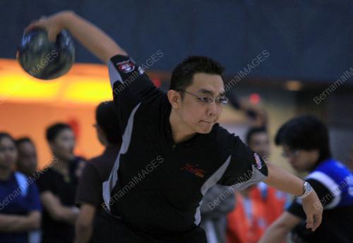 KL00_131208_MEN'S BOWLING