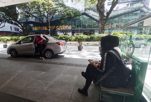 TINJAUAN PEMANDU E-HAILING