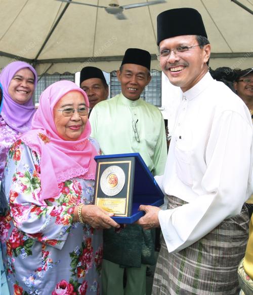 RAJA NONG CHIK RAJA ZAINAL ABIDIN