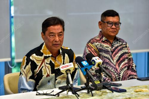 TAN SRI AZAM BAKI