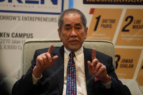 DATUK SERI DR WAN JUNAIDI TUANKU JAAFAR