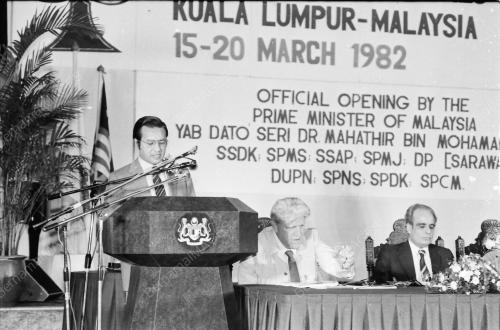 SIMPOSIUM