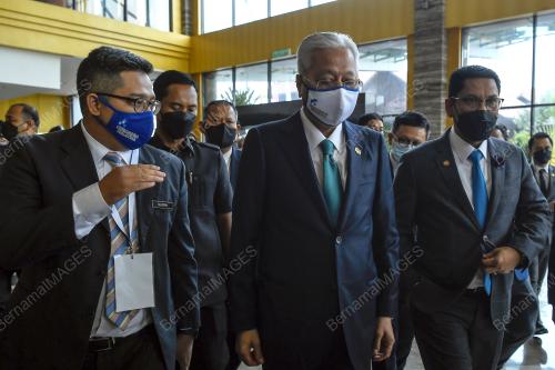 DATUK SERI ISMAIL SABRI YAAKOB