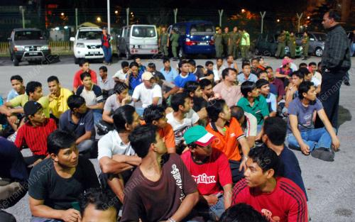 WARGA ASING