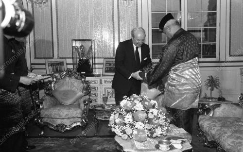 KL12_16012015_AGONG_PESYURUHJAYA_TINGGI