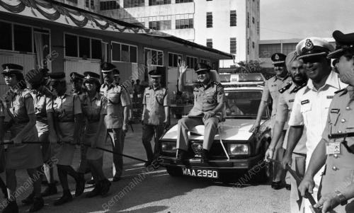 KL12_16012015_PENYERAHAN