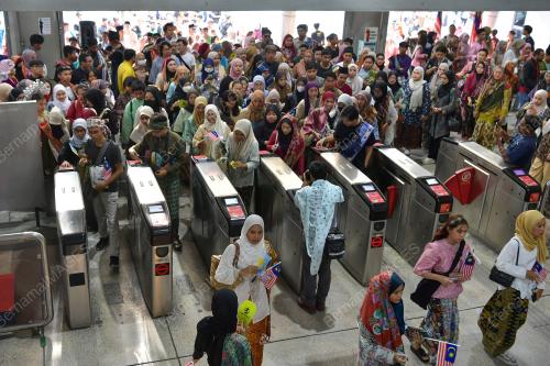 KERETAPI SARONG 2023