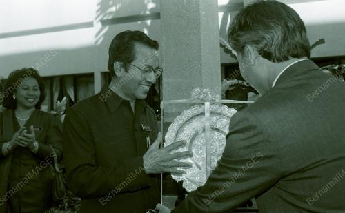 KL12_170390_MESYUARAT