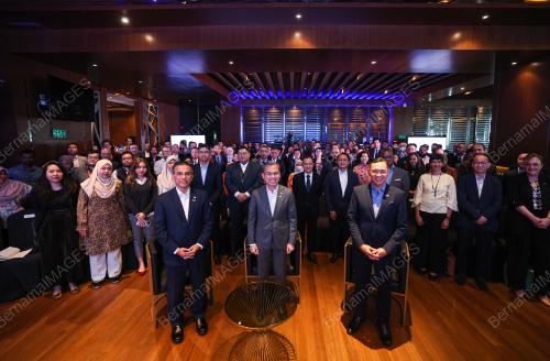 FAHMI FADZIL