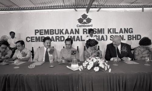 DR. MAHATHIR MOHAMAD