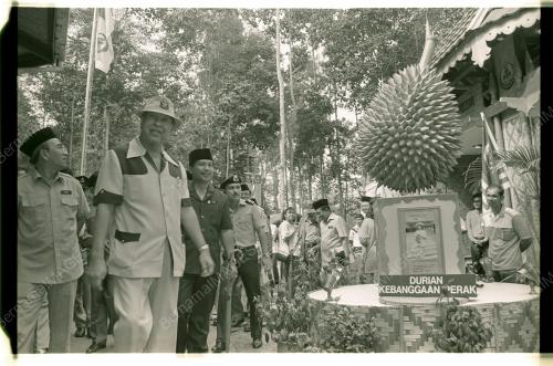 SULTAN SELANGOR LAWAT TAMAN PERTANIAN BUKIT CERAKAH
