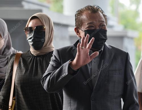DATUK SERI BUNG MOKHTAR RADIN