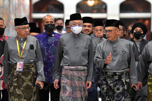 DATUK SERI ISMAIL SABRI YAAKOB