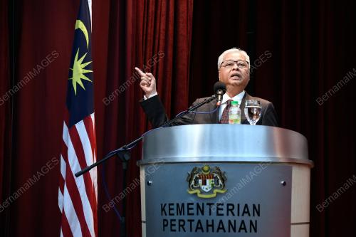 DATUK SERI ISMAIL SABRI YAAKOB