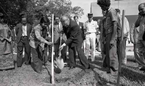 DISEMBER 1982