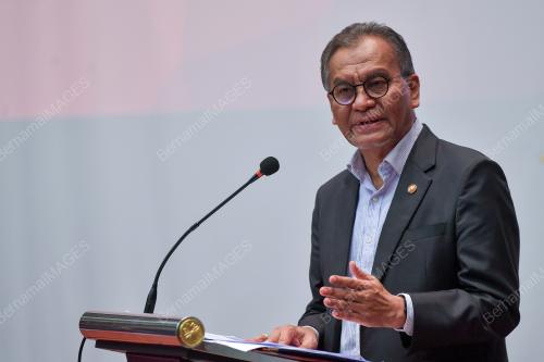 DATUK DR DZULKEFLY AHMAD