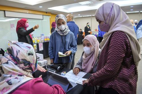 PAMERAN KESIHATAN DAN GERAI JUALAN KPJ