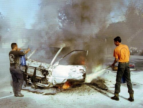 VAN TERBAKAR