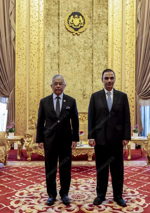 AL-SULTAN ABDULLAH RI'AYATUDDIN AL-MUSTAFA BILLAH SHAH