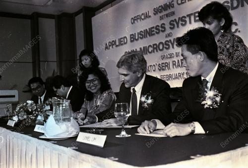 DATUK SERI RAFIDAH AZIZ