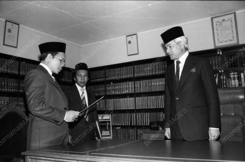 SULTAN AZLAN MUHIBBUDDIN SHAH