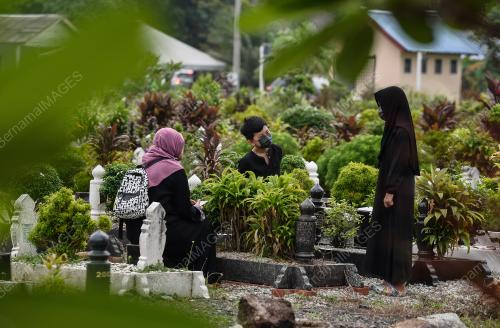 TINJAUAN ZIARAH KUBUR