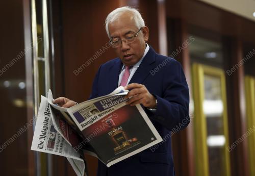 DATUK SERI MAHDZIR KHALID